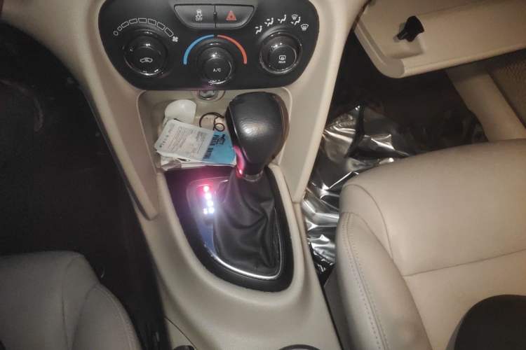 Used Fiat Viaggio 2012 1.4T Automatic Jingxiang Edition Gear Lever