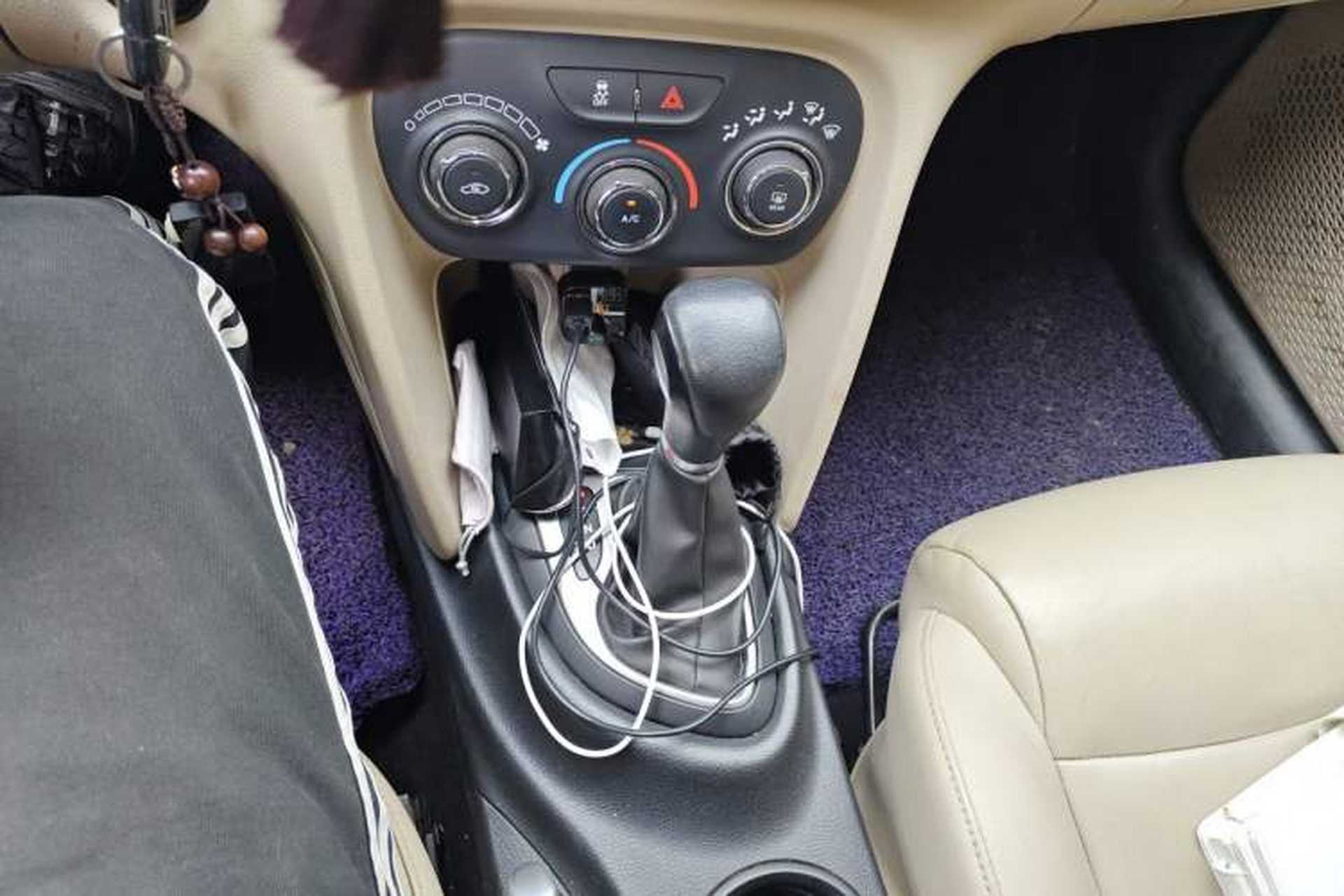Used Fiat Viaggio 2012 1.4T Automatic Enjoyment Edition Gear Lever