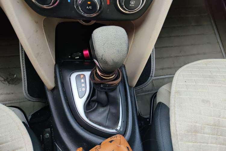 Used Fiat Viaggio 2012 1.4T Automatic Enjoyment Edition Gear Lever
