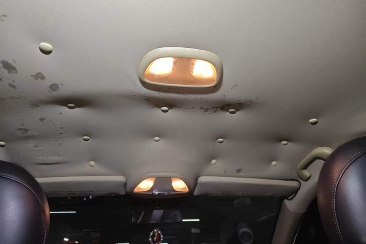 Used Fiat Viaggio 2012 1.4T Automatic Enjoyment Edition Headliner