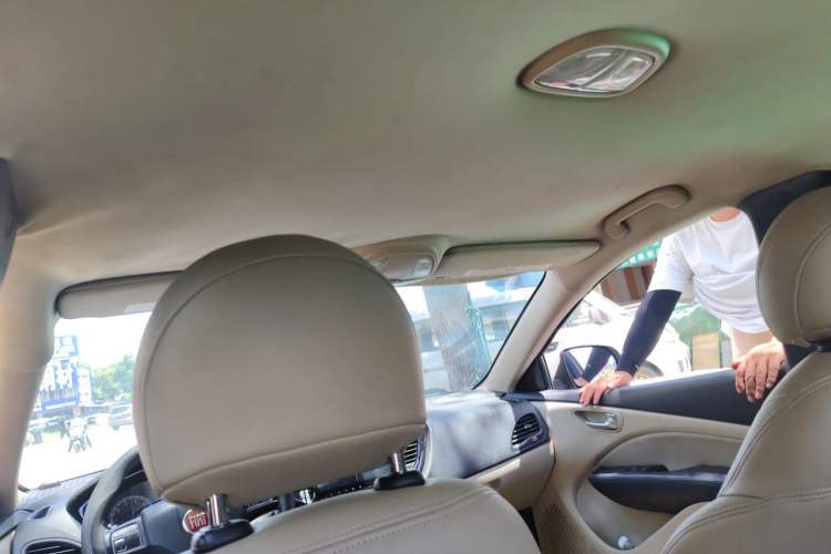 Used Fiat Viaggio 2012 1.4T Automatic Enjoyment Edition Headliner