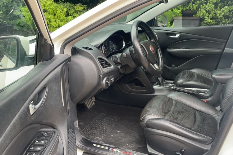 Used Fiat Viaggio 2012 1.4T Automatic Jingxiang Edition Interior 1