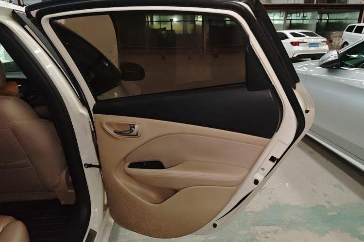 Used Fiat Viaggio 2012 1.4T Automatic Enjoyment Edition Interior 3