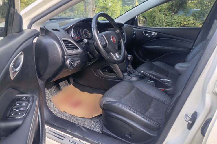 Used Fiat Viaggio 2012 1.4T Automatic Jingxiang Edition Interior 3