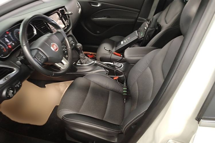 Used Fiat Viaggio 2012 1.4T Automatic Jingxiang Edition Interior 3