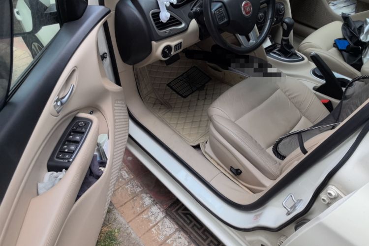 Used Fiat Viaggio 2012 1.4T Automatic Luxury Edition Interior 3