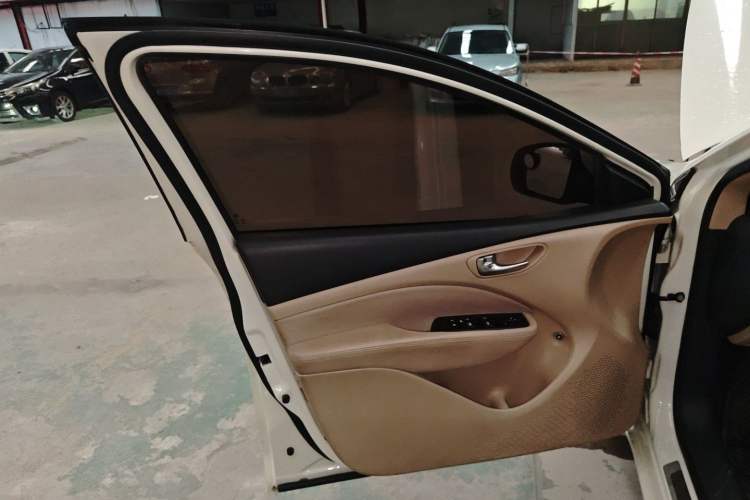 Used Fiat Viaggio 2012 1.4T Automatic Enjoyment Edition Interior 4
