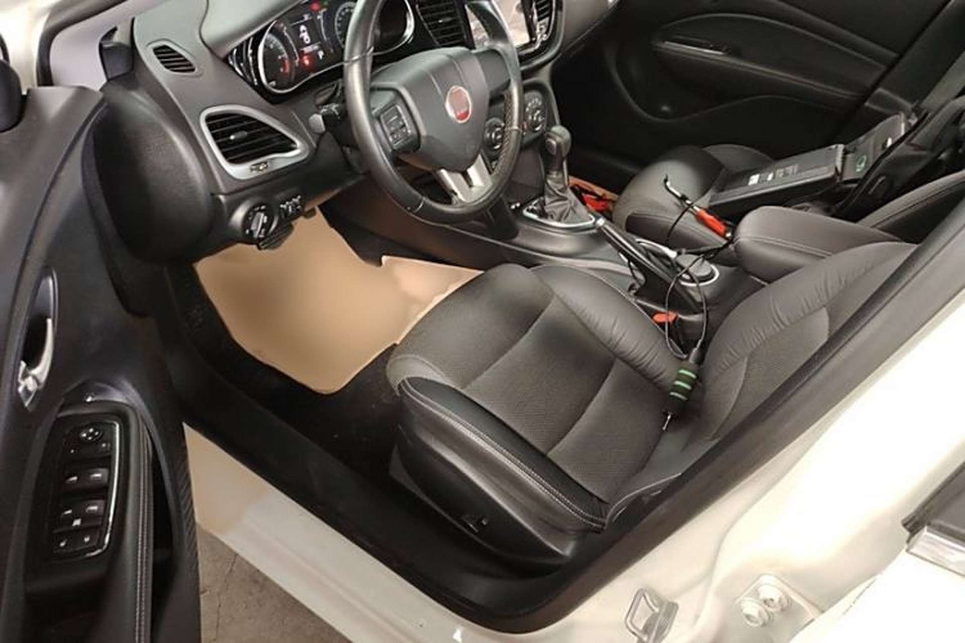 Used Fiat Viaggio 2012 1.4T Automatic Jingxiang Edition Interior 4