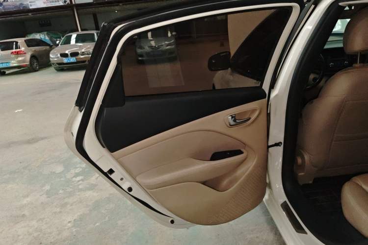 Used Fiat Viaggio 2012 1.4T Automatic Enjoyment Edition Interior 5