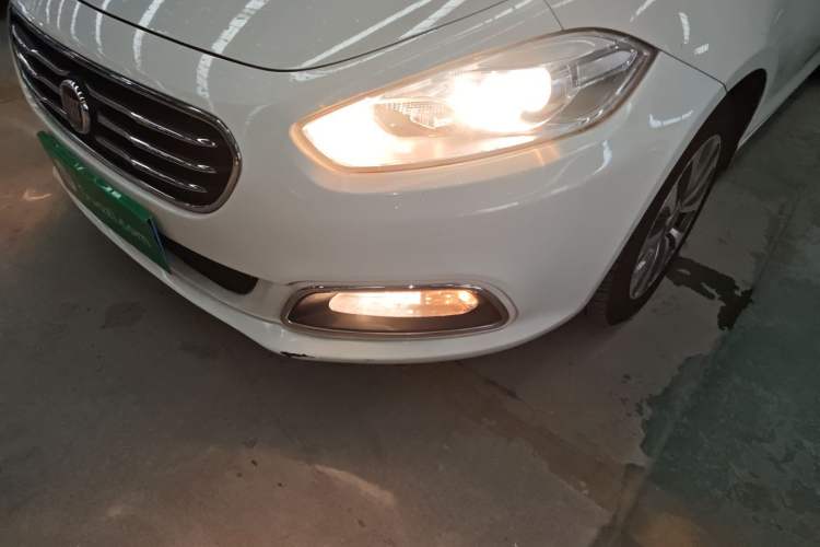Used Fiat Viaggio 2012 1.4T Automatic Enjoyment Edition Left Front Headlight