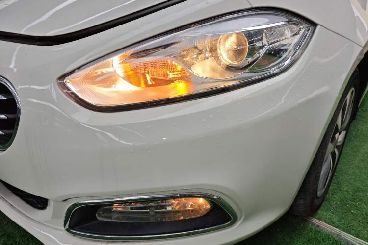 Used Fiat Viaggio 2012 1.4T Automatic Jingxiang Edition Left Front Headlight