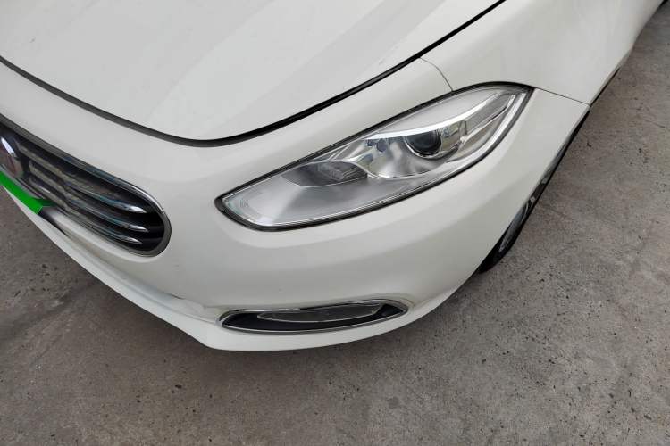 Used Fiat Viaggio 2012 1.4T Automatic Enjoyment Edition Left Front Headlight
