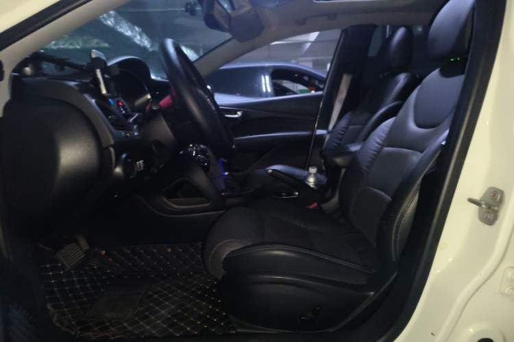 Used Fiat Viaggio 2012 1.4T Automatic Luxury Edition Left Front Seat