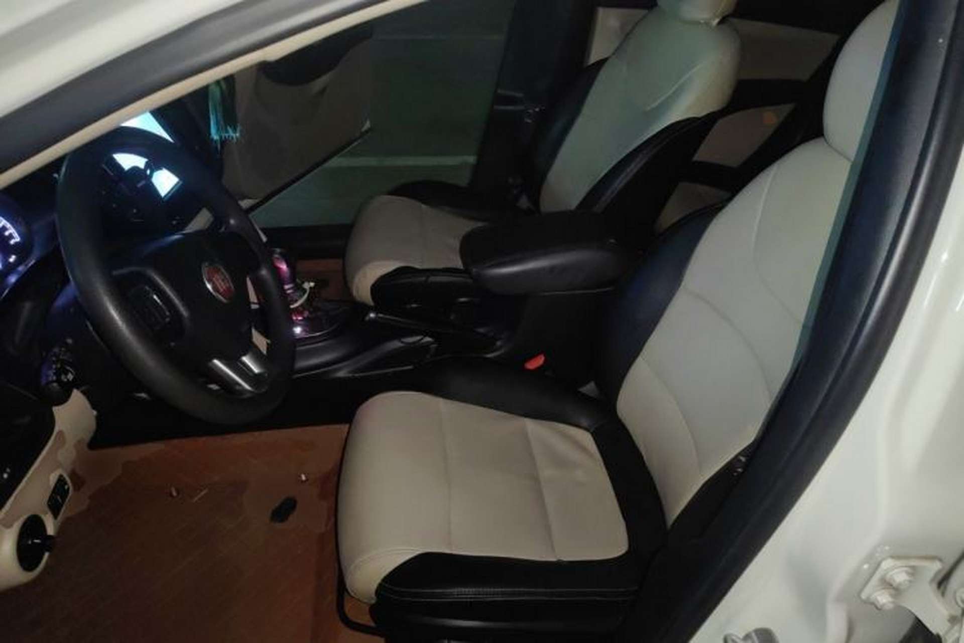 Used Fiat Viaggio 2012 1.4T Automatic Enjoyment Edition Left Front Seat