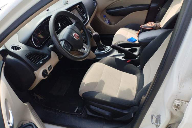 Used Fiat Viaggio 2012 1.4T Automatic Enjoyment Edition Left Front Seat