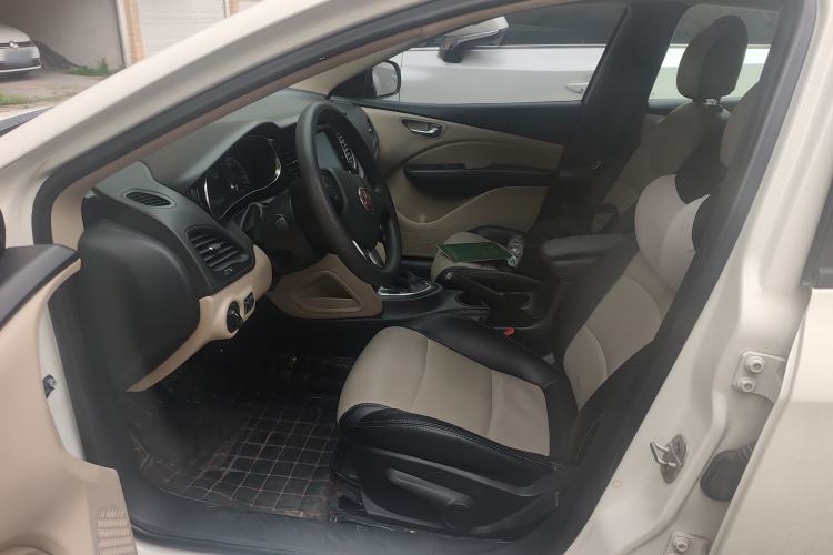 Used Fiat Viaggio 2012 1.4T Automatic Enjoyment Edition Left Front Seat