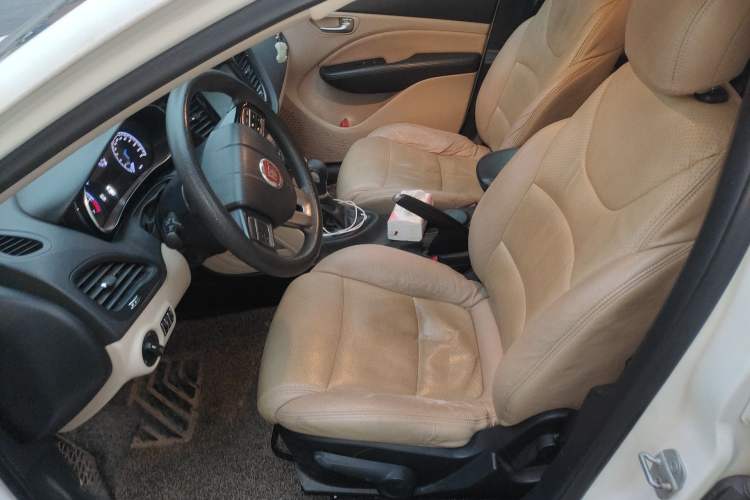 Used Fiat Viaggio 2012 1.4T Automatic Enjoyment Edition Left Front Seat