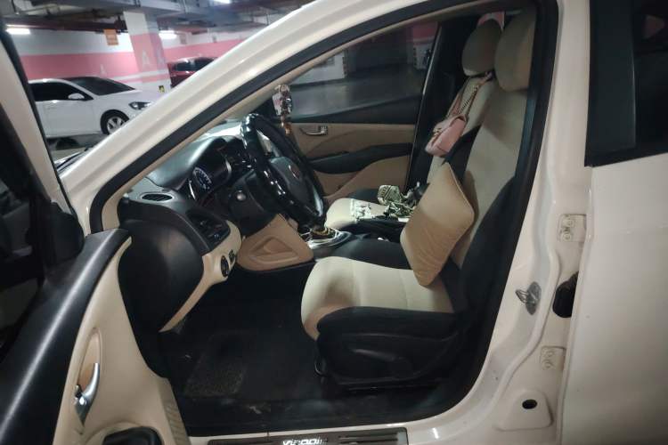Used Fiat Viaggio 2012 1.4T Automatic Enjoyment Edition Left Front Seat