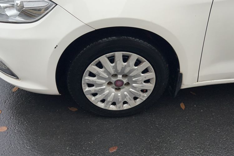 Used Fiat Viaggio 2012 1.4T Manual Enjoyment Edition Left Front Wheel Hub