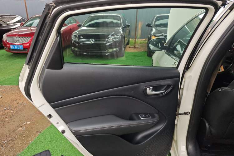 Used Fiat Viaggio 2012 1.4T Automatic Jingxiang Edition Left Rear Door Interior