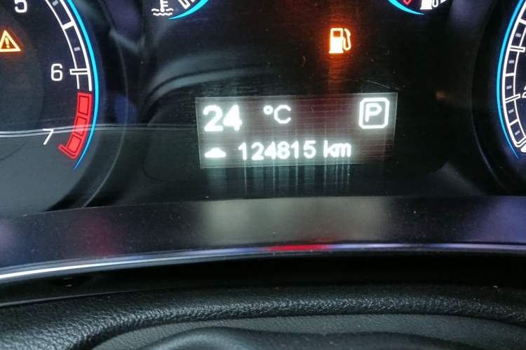 Used Fiat Viaggio 2012 1.4T Automatic Enjoyment Edition Odometer Close Up