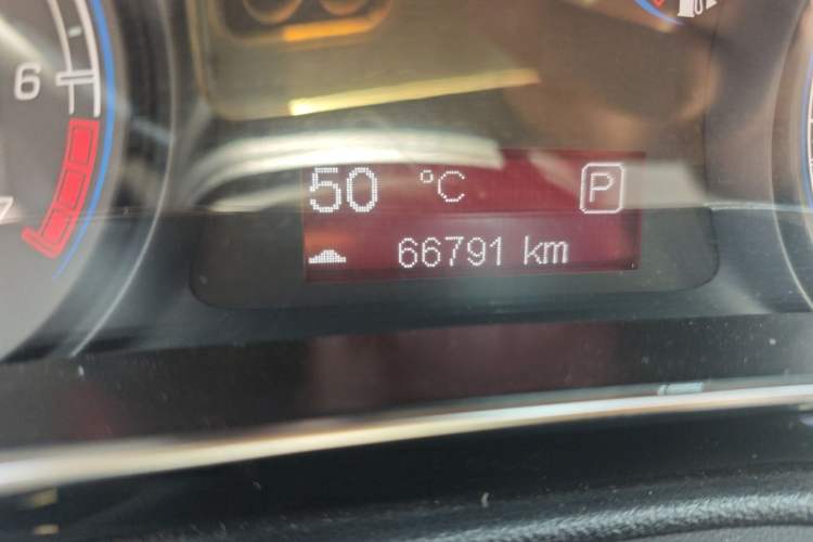 Used Fiat Viaggio 2012 1.4T Automatic Enjoyment Edition Odometer Close Up