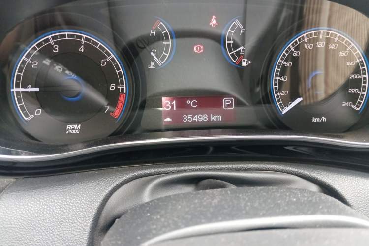 Used Fiat Viaggio 2012 1.4T Automatic Enjoyment Edition Odometer Close Up