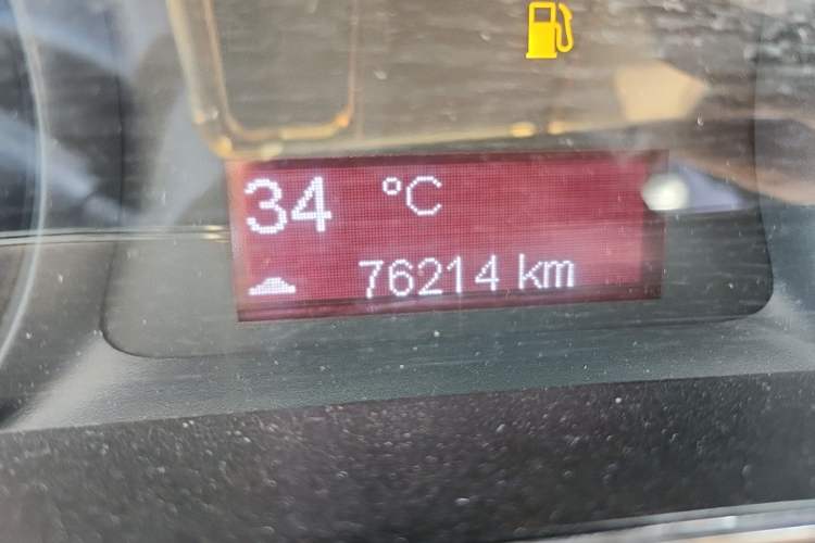 Used Fiat Viaggio 2012 1.4T Manual Enjoyment Edition Odometer Close Up