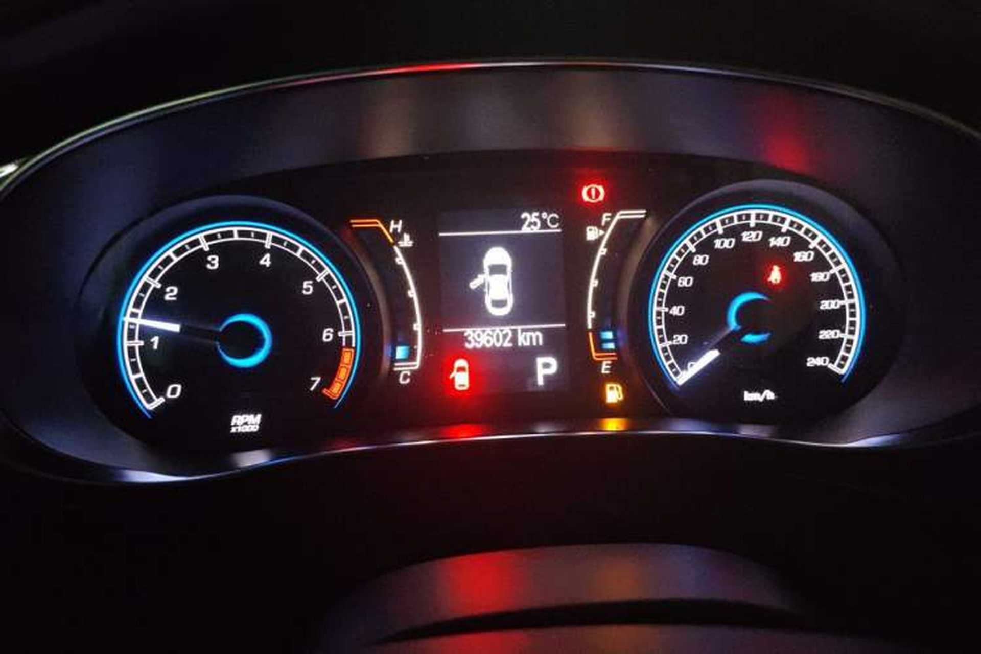 Used Fiat Viaggio 2012 1.4T Automatic Enjoyment Edition Odometer Close Up
