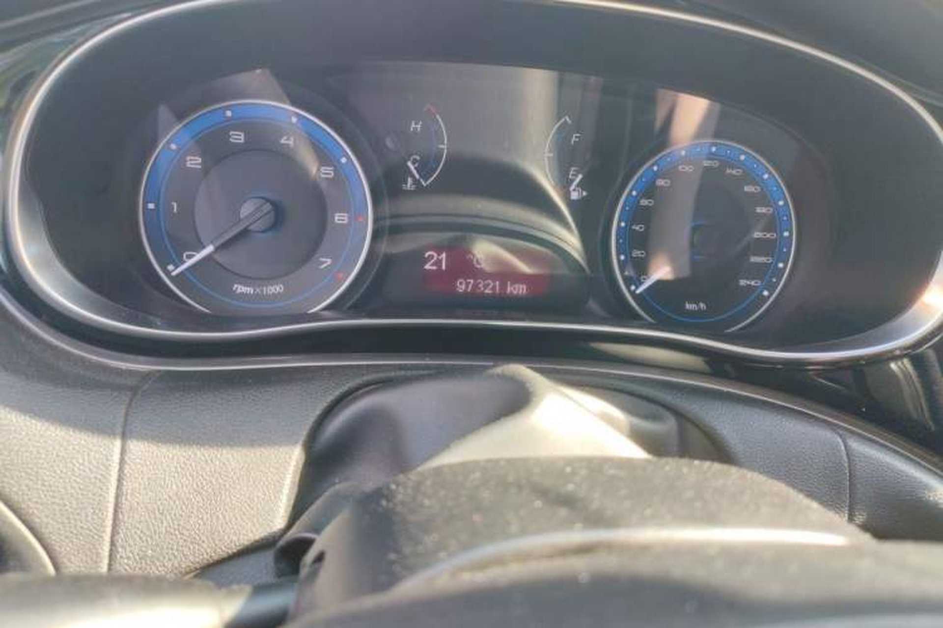 Used Fiat Viaggio 2012 1.4T Manual Enjoyment Edition Odometer Close Up