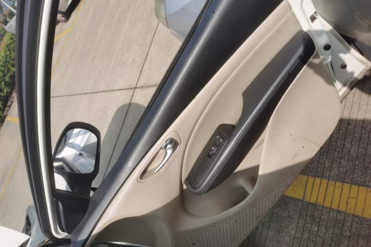 Used Fiat Viaggio 2012 1.4T Automatic Enjoyment Edition Right Front Door Interior