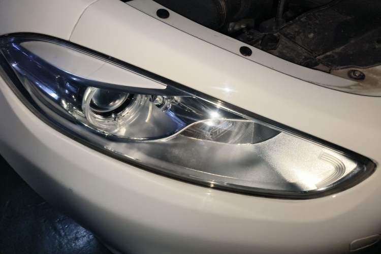 Used Fiat Viaggio 2012 1.4T Automatic Luxury Edition Right Front Headlight