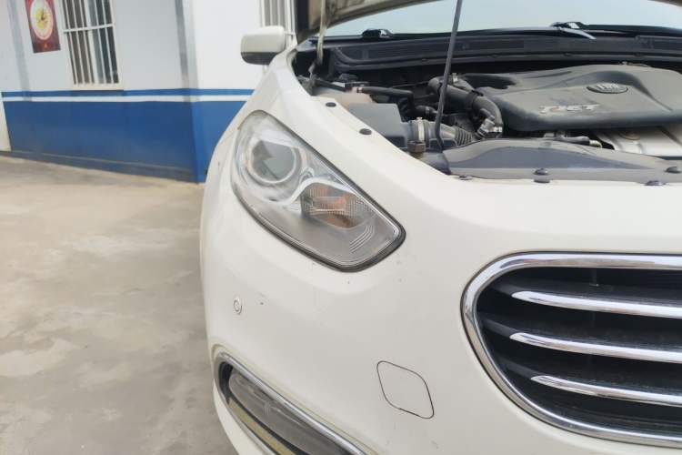 Used Fiat Viaggio 2012 1.4T Manual Enjoyment Edition Right Front Headlight