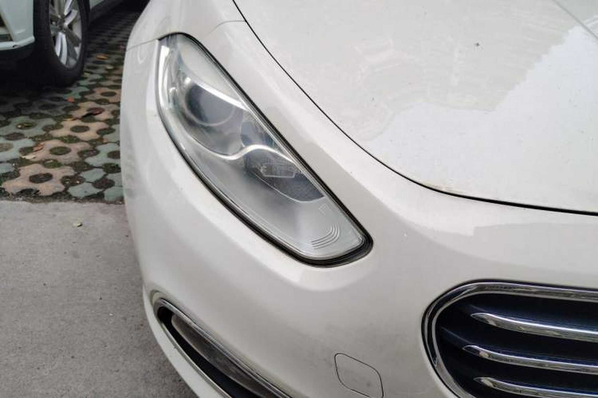 Used Fiat Viaggio 2012 1.4T Automatic Luxury Edition Right Front Headlight