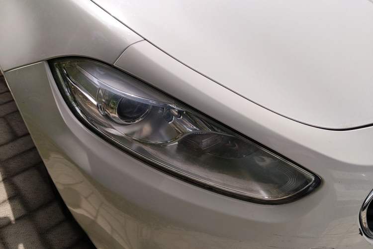 Used Fiat Viaggio 2012 1.4T Automatic Enjoyment Edition Right Front Headlight