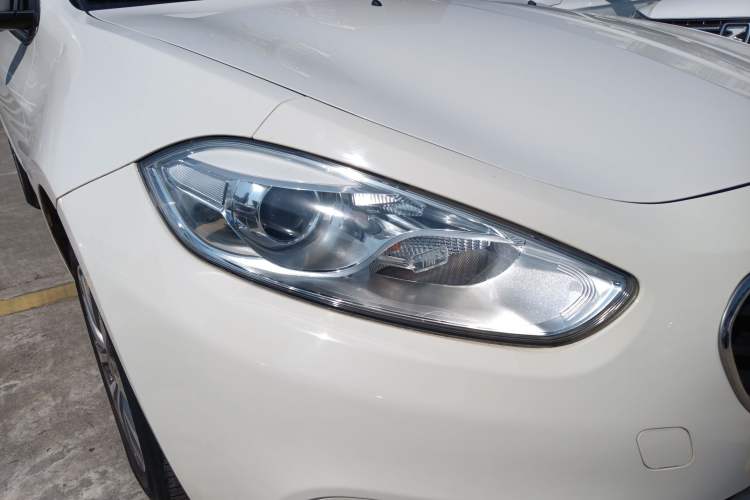 Used Fiat Viaggio 2012 1.4T Automatic Jingxiang Edition Right Front Headlight