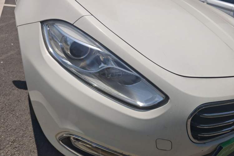 Used Fiat Viaggio 2012 1.4T Automatic Enjoyment Edition Right Front Headlight
