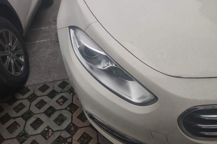 Used Fiat Viaggio 2012 1.4T Automatic Enjoyment Edition Right Front Headlight