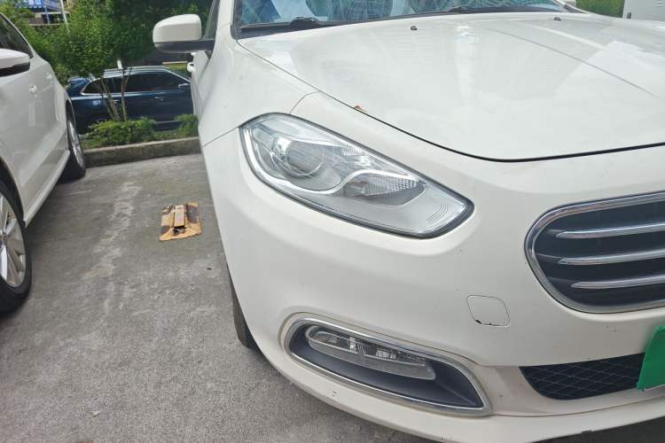Used Fiat Viaggio 2012 1.4T Automatic Jingxiang Edition Right Front Headlight