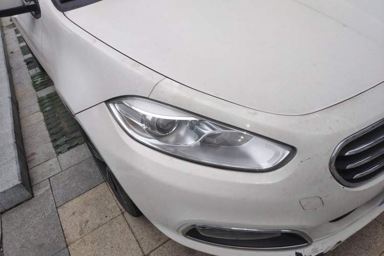 Used Fiat Viaggio 2012 1.4T Automatic Enjoyment Edition Right Front Headlight