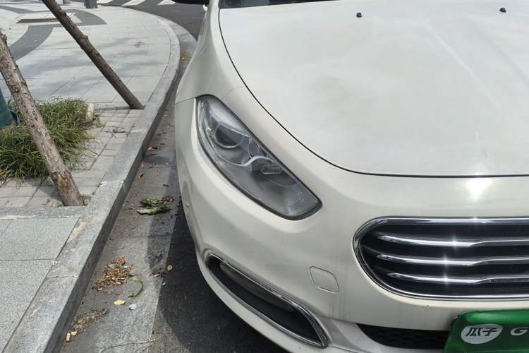 Used Fiat Viaggio 2012 1.4T Automatic Enjoyment Edition Right Front Headlight