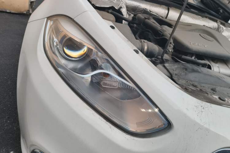 Used Fiat Viaggio 2012 1.4T Automatic Enjoyment Edition Right Front Headlight