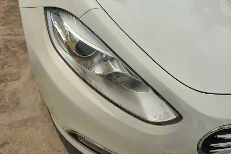 Used Fiat Viaggio 2012 1.4T Automatic Jingxiang Edition Right Front Headlight