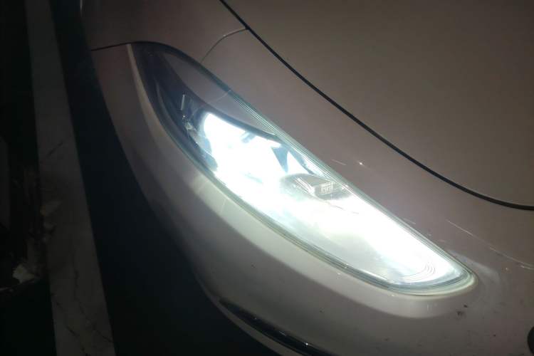 Used Fiat Viaggio 2012 1.4T Automatic Enjoyment Edition Right Front Headlight