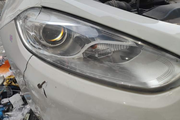 Used Fiat Viaggio 2012 1.4T Automatic Enjoyment Edition Right Front Headlight