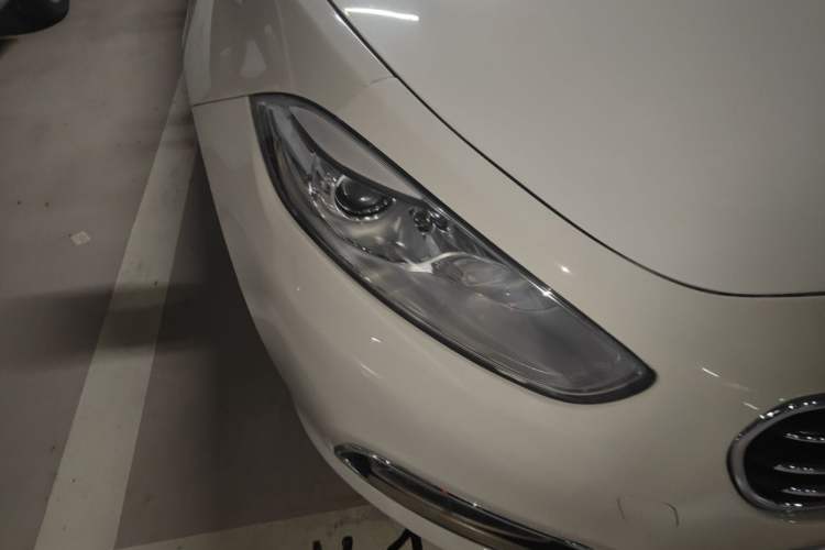 Used Fiat Viaggio 2012 1.4T Automatic Jingxiang Edition Right Front Headlight