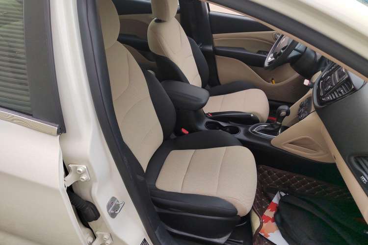 Used Fiat Viaggio 2012 1.4T Automatic Enjoyment Edition Right Front Seat