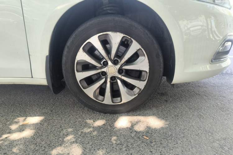 Used Fiat Viaggio 2012 1.4T Manual Enjoyment Edition Right Front Wheel Hub
