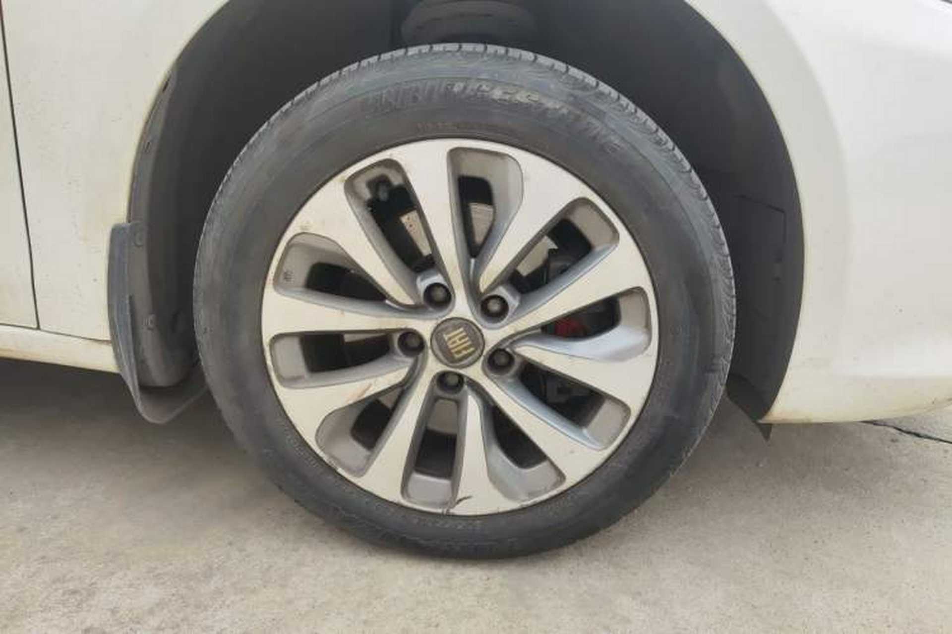 Used Fiat Viaggio 2012 1.4T Manual Enjoyment Edition Right Front Wheel Hub