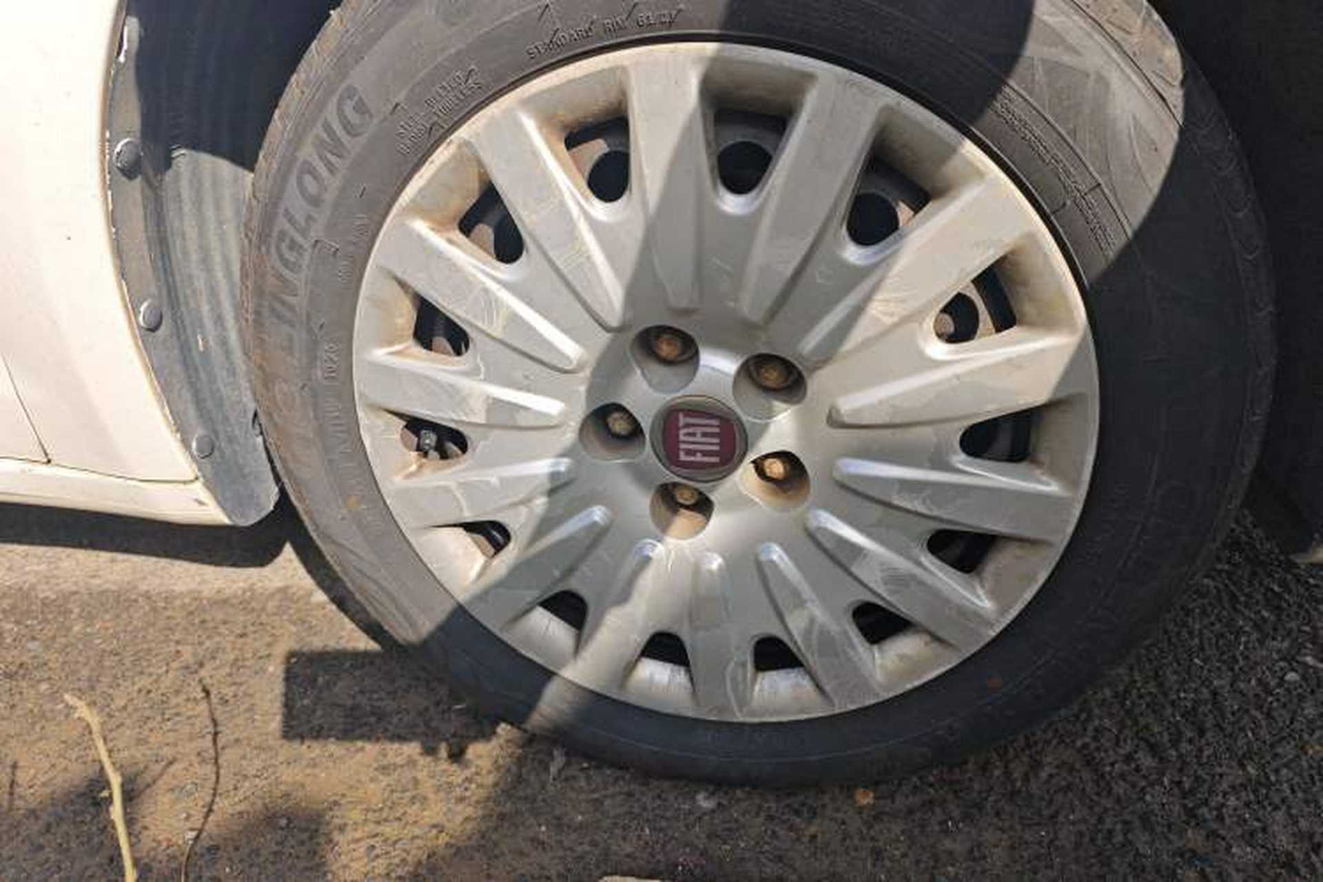 Used Fiat Viaggio 2012 1.4T Automatic Enjoyment Edition Right Front Wheel Hub